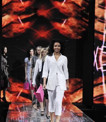 models walking on runway