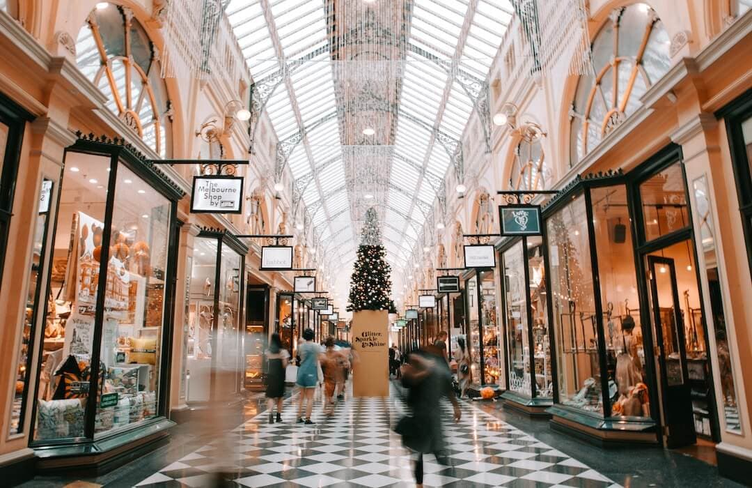 retail malls in holiday season