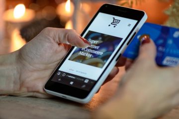 online shopping on mobile with credit card