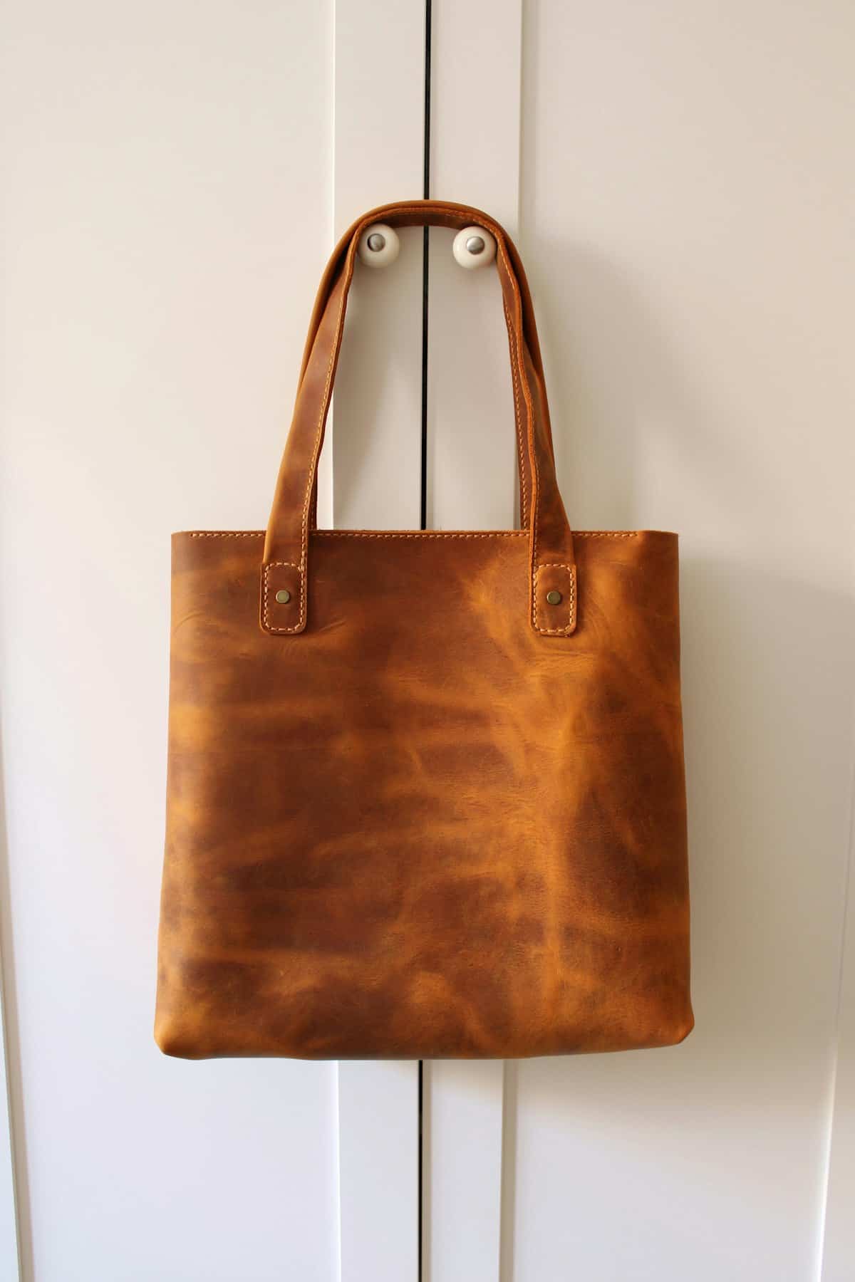 Accessories and Handbag Designer Hiring: 5 Key Mistakes 1 accessories designer hiring and leather handbag construction